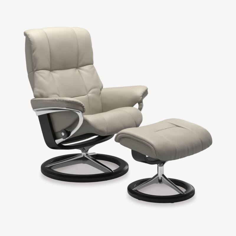 Stressless® Mayfair Medium Leather Recliner - Signature Base