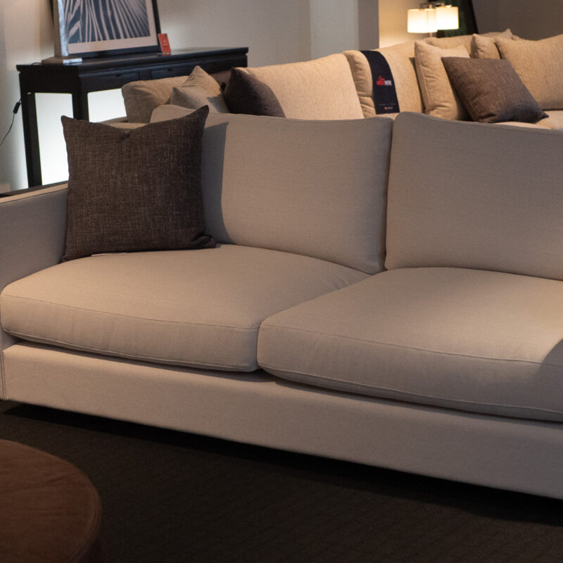 RIVA 2.5 SEATER SOFA AKITO SAND