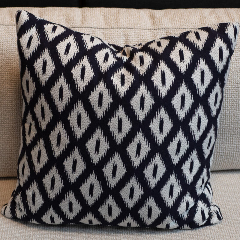 SCATTER CUSHION