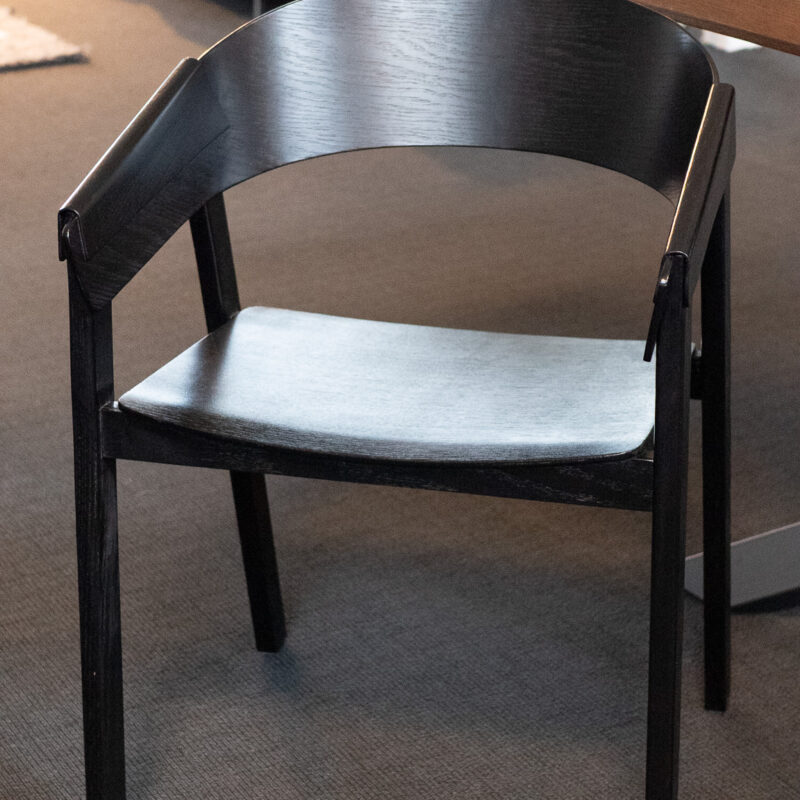 SPIRO DINING CHAIR BLACK OAK
