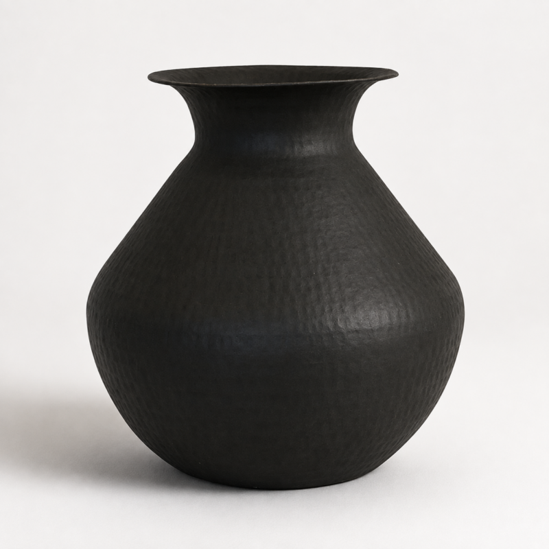 BOMBAY BEATEN URN IN MATTE BLACK