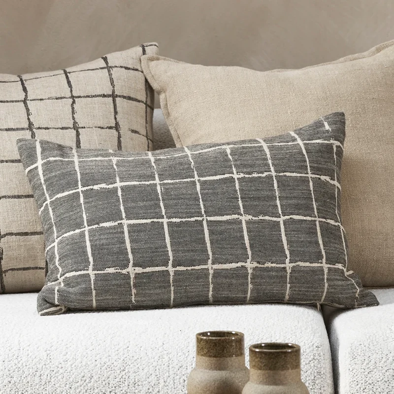 JOHNSON CUSHION BLACK