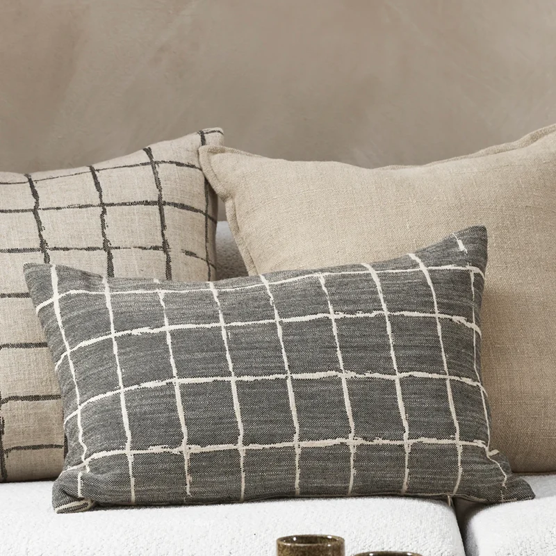 JOHNSON CUSHION BLACK 400mm X 600mm