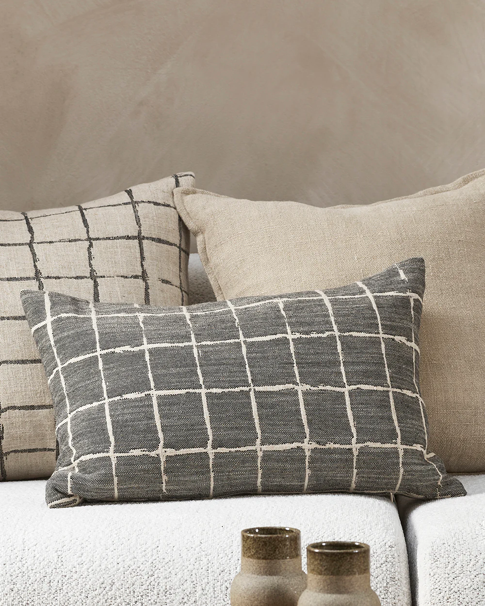 johnson_black_s2_1000px_1600x